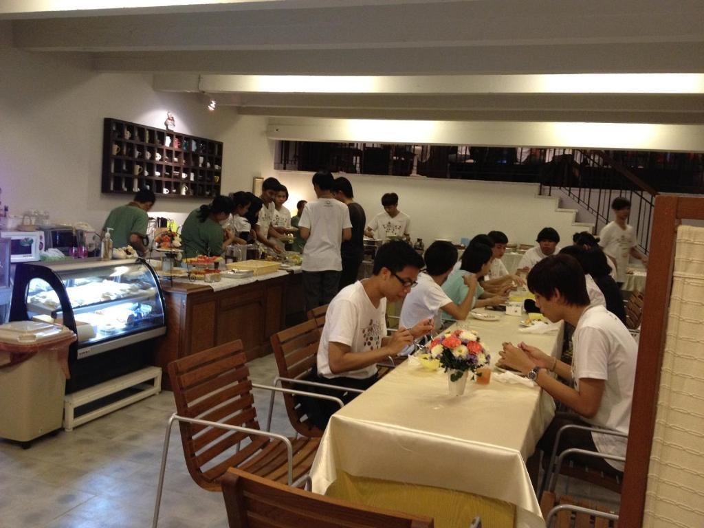 Baan Dinso Hostel@Ratchadamnoen Bangkok Exteriör bild
