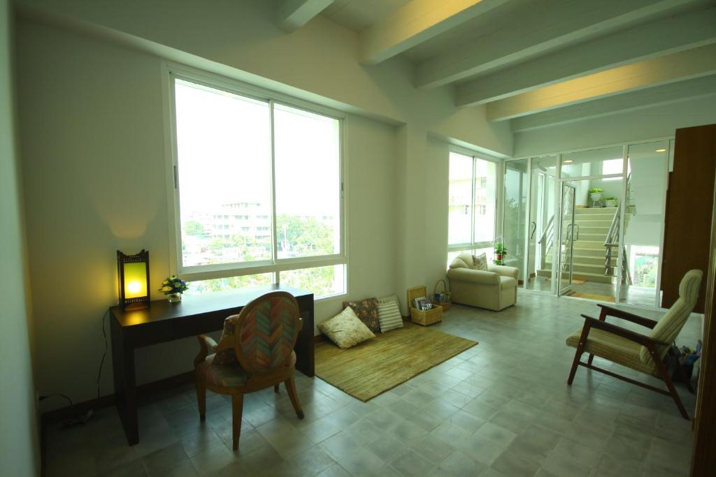 Baan Dinso Hostel@Ratchadamnoen Bangkok Exteriör bild