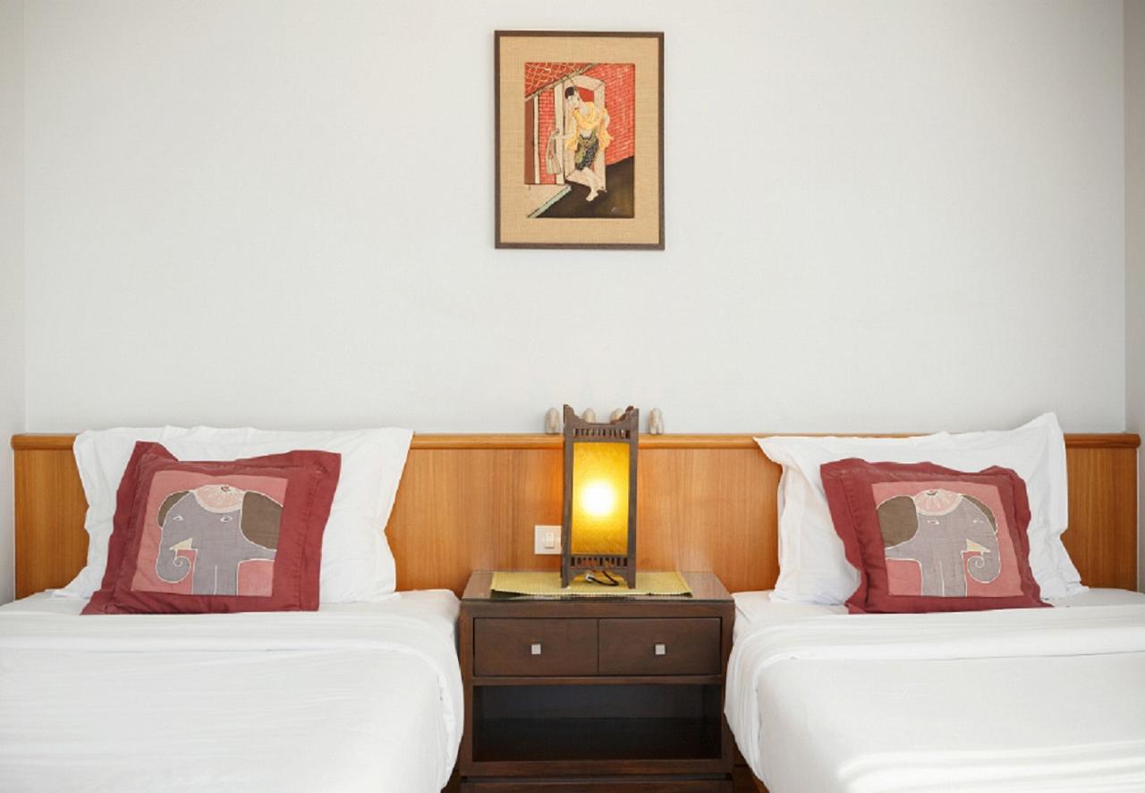 Baan Dinso Hostel@Ratchadamnoen Bangkok Exteriör bild